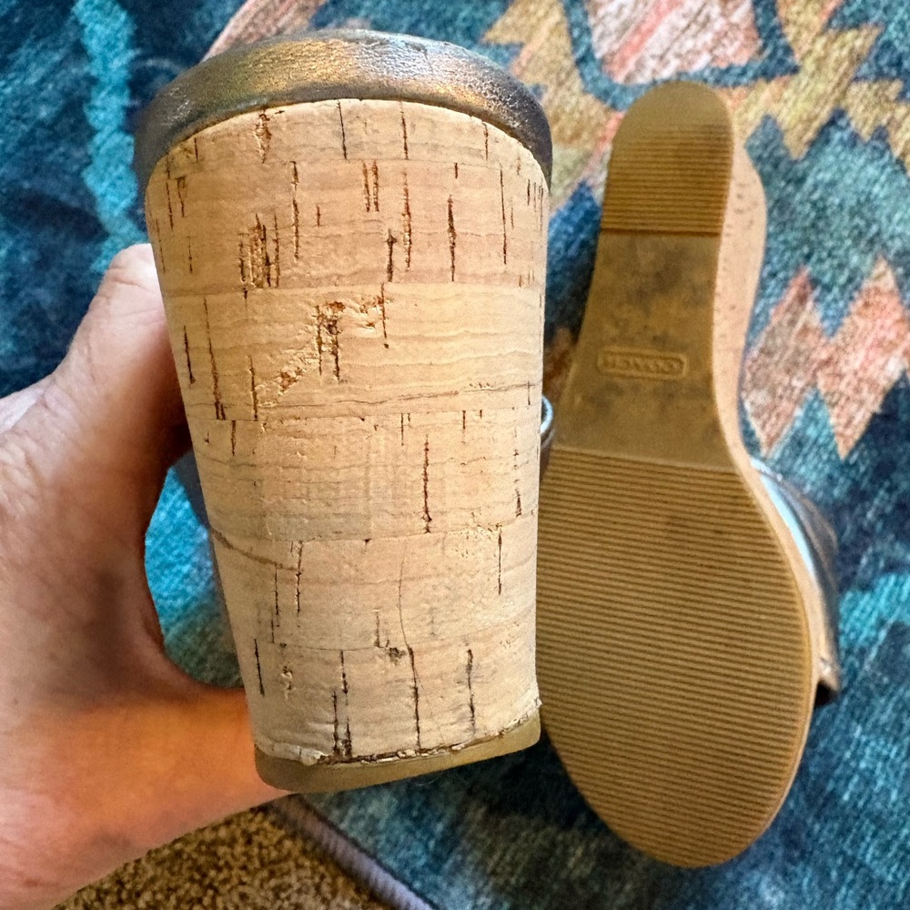 Coach Judith wedge sandals, metallic, cork heel; large signature pendant. - Picture 9 of 15